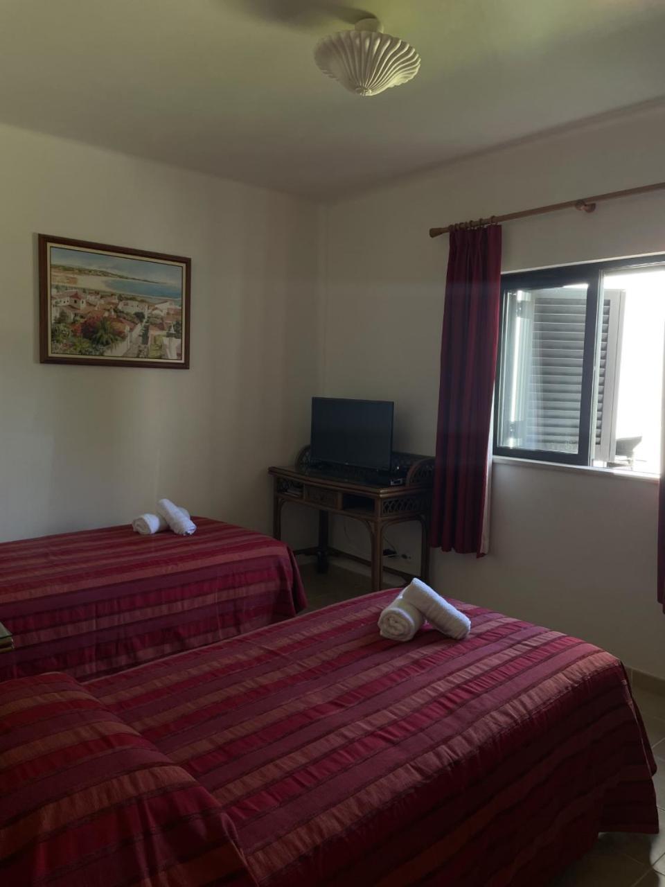 Apartamentos Santa Teresinha Алвор Екстериор снимка