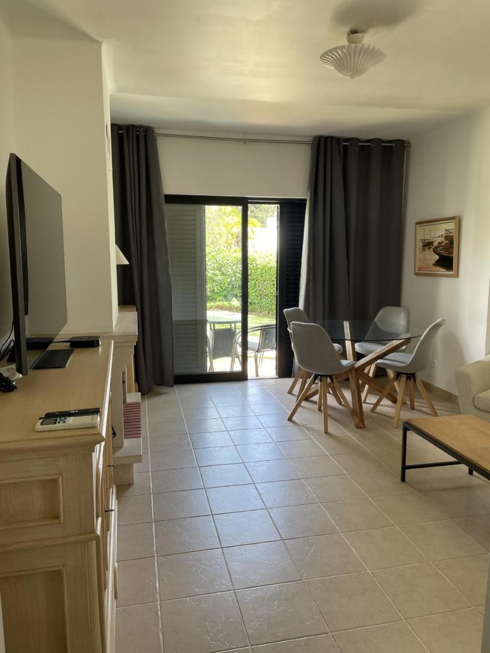 Apartamentos Santa Teresinha Алвор Екстериор снимка