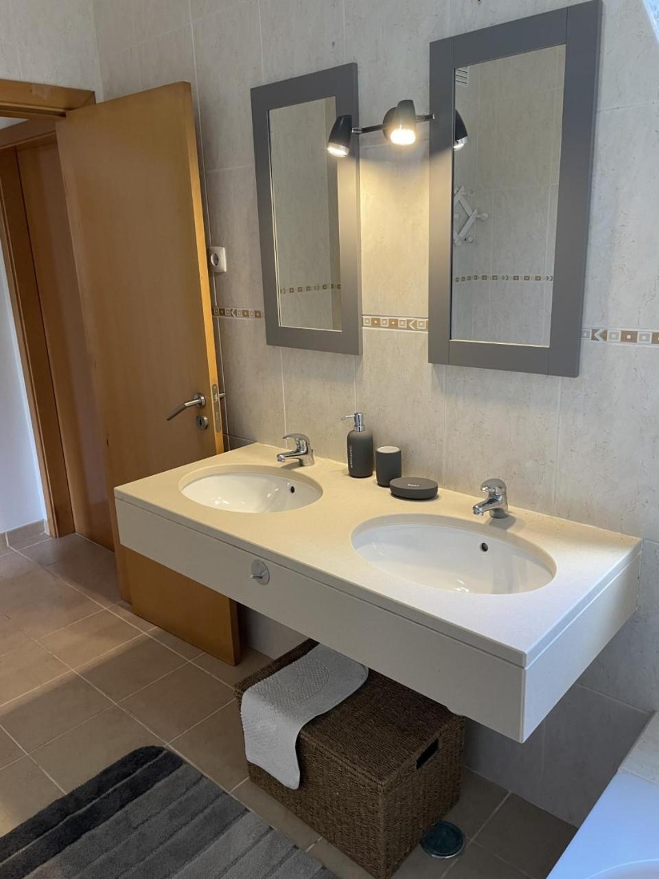 Apartamentos Santa Teresinha Алвор Екстериор снимка