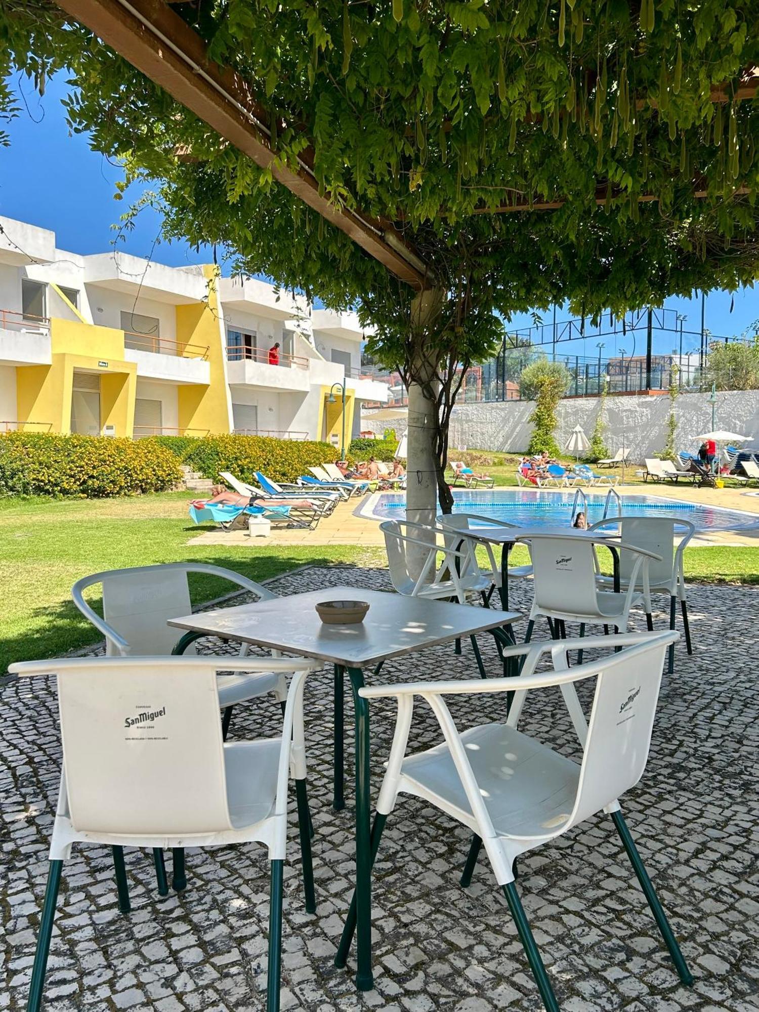 Apartamentos Santa Teresinha Алвор Екстериор снимка