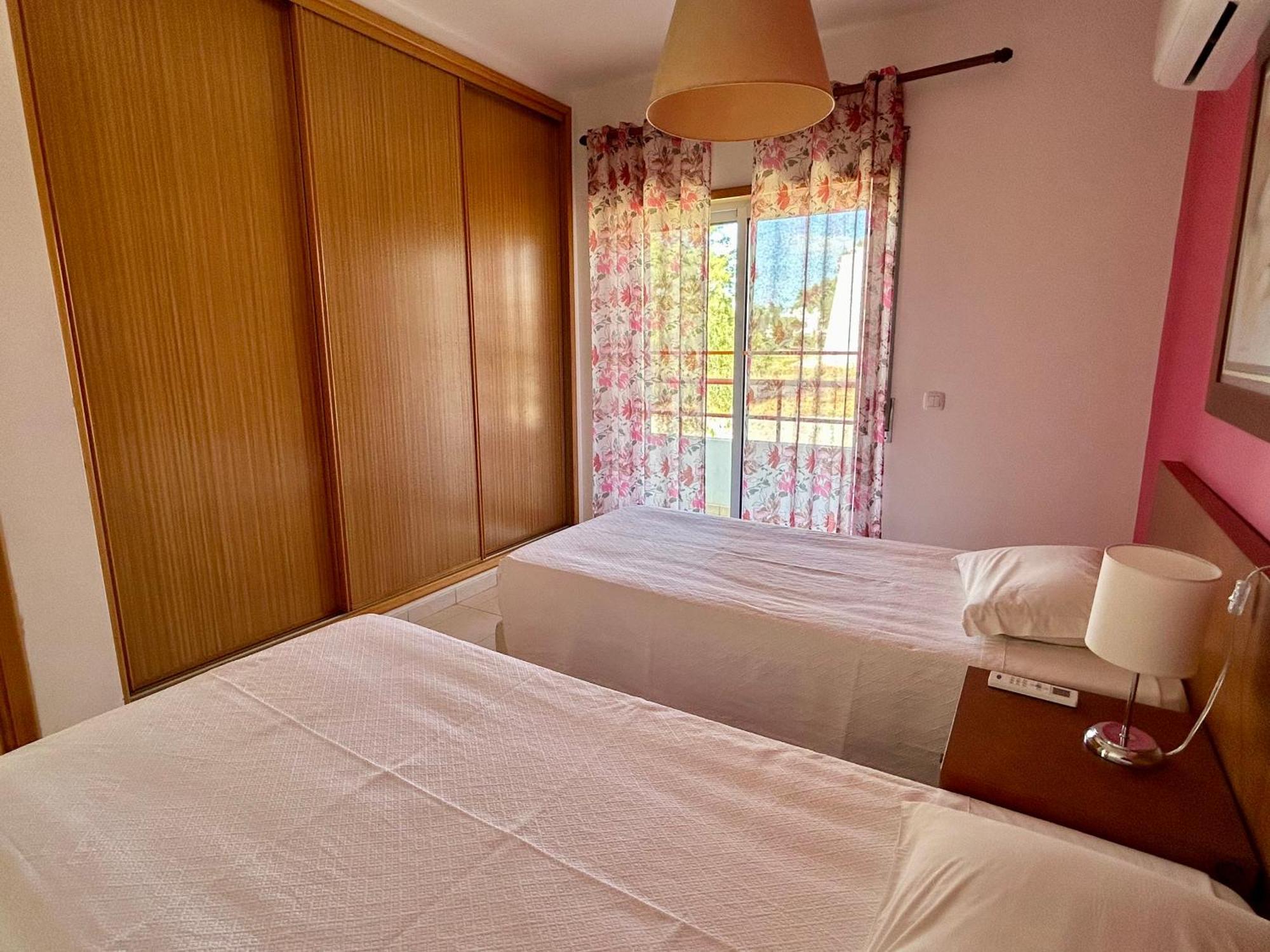 Apartamentos Santa Teresinha Алвор Екстериор снимка