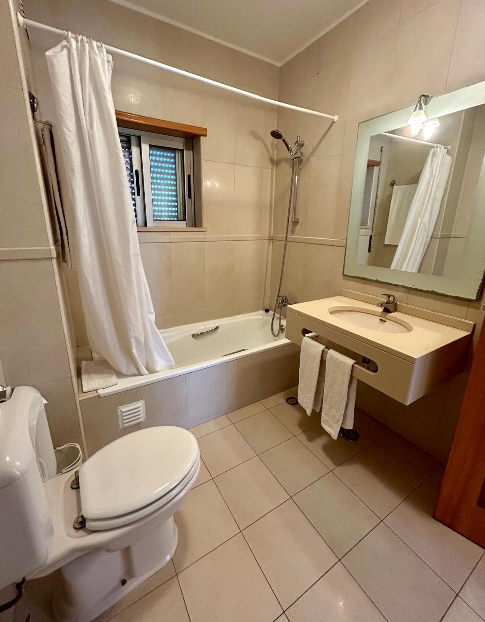Apartamentos Santa Teresinha Алвор Екстериор снимка