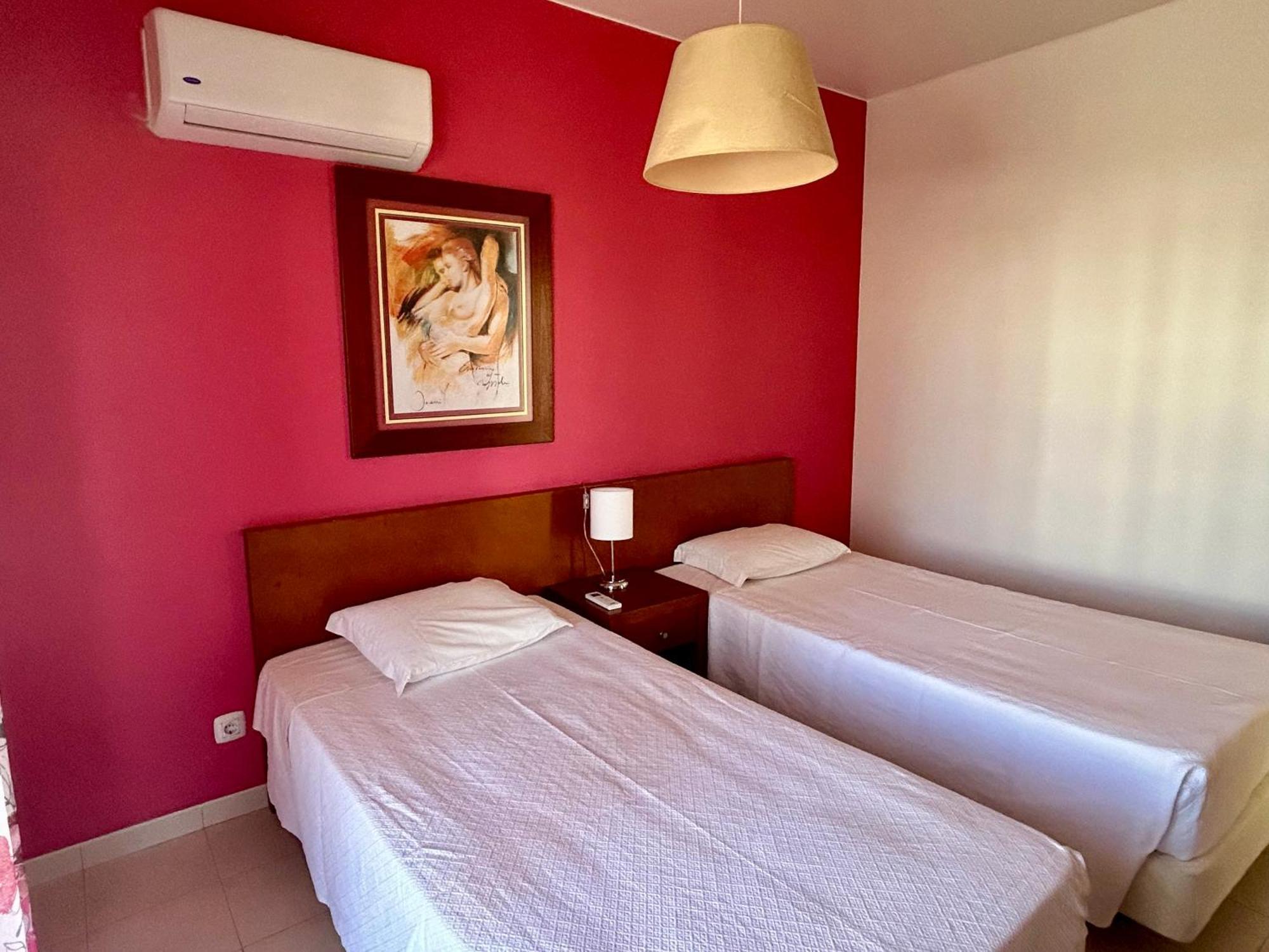 Apartamentos Santa Teresinha Алвор Екстериор снимка
