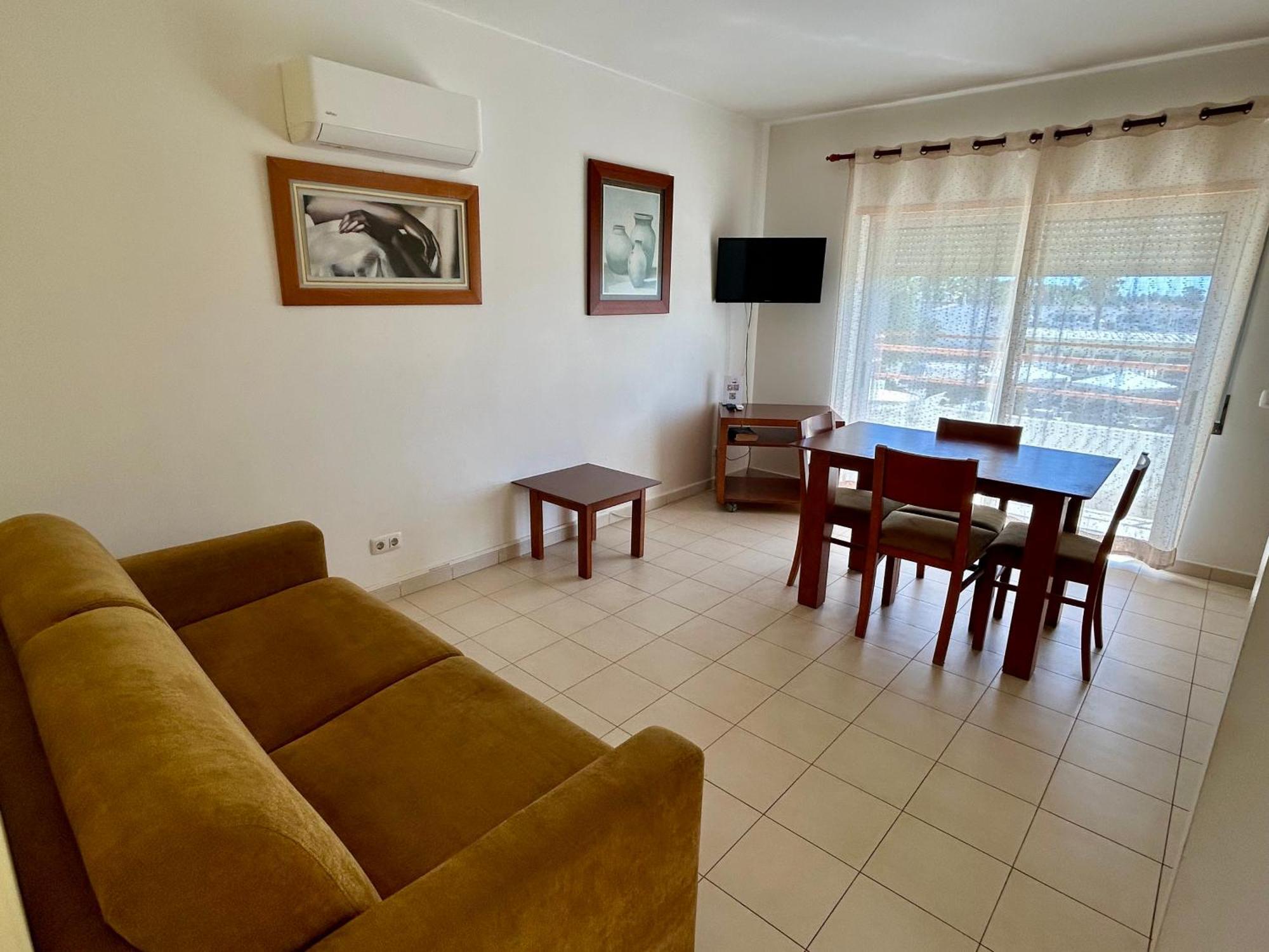 Apartamentos Santa Teresinha Алвор Екстериор снимка