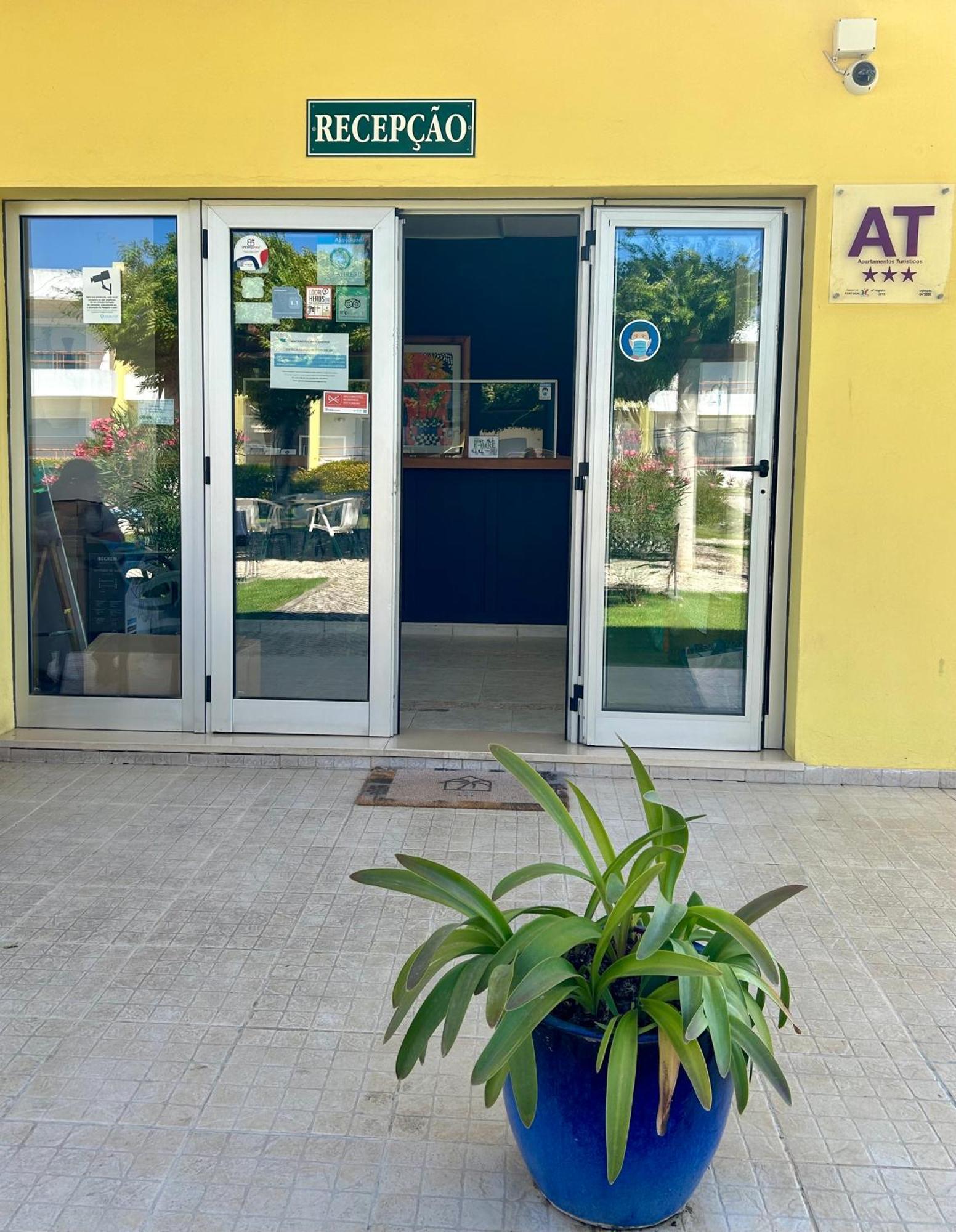 Apartamentos Santa Teresinha Алвор Екстериор снимка