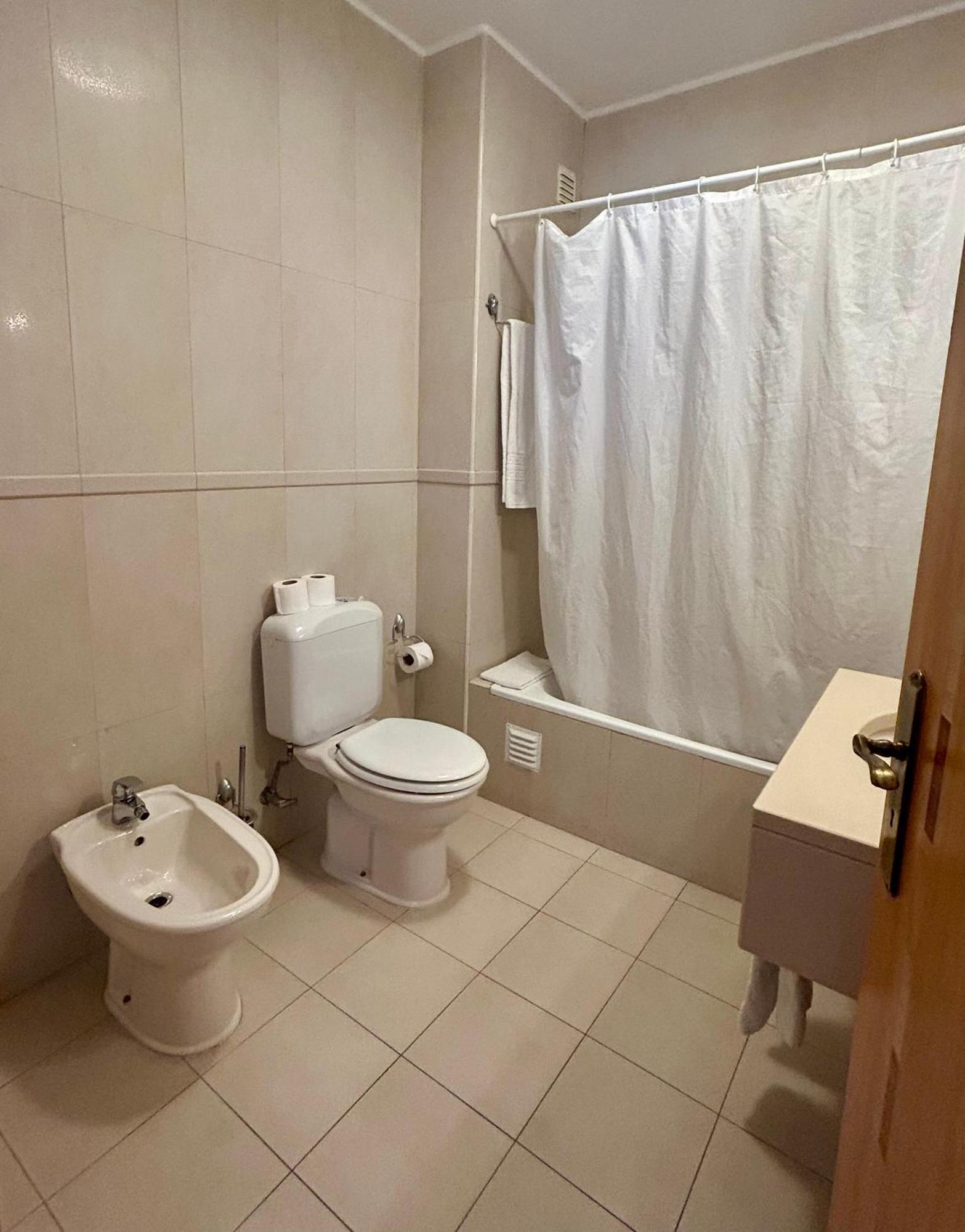 Apartamentos Santa Teresinha Алвор Екстериор снимка