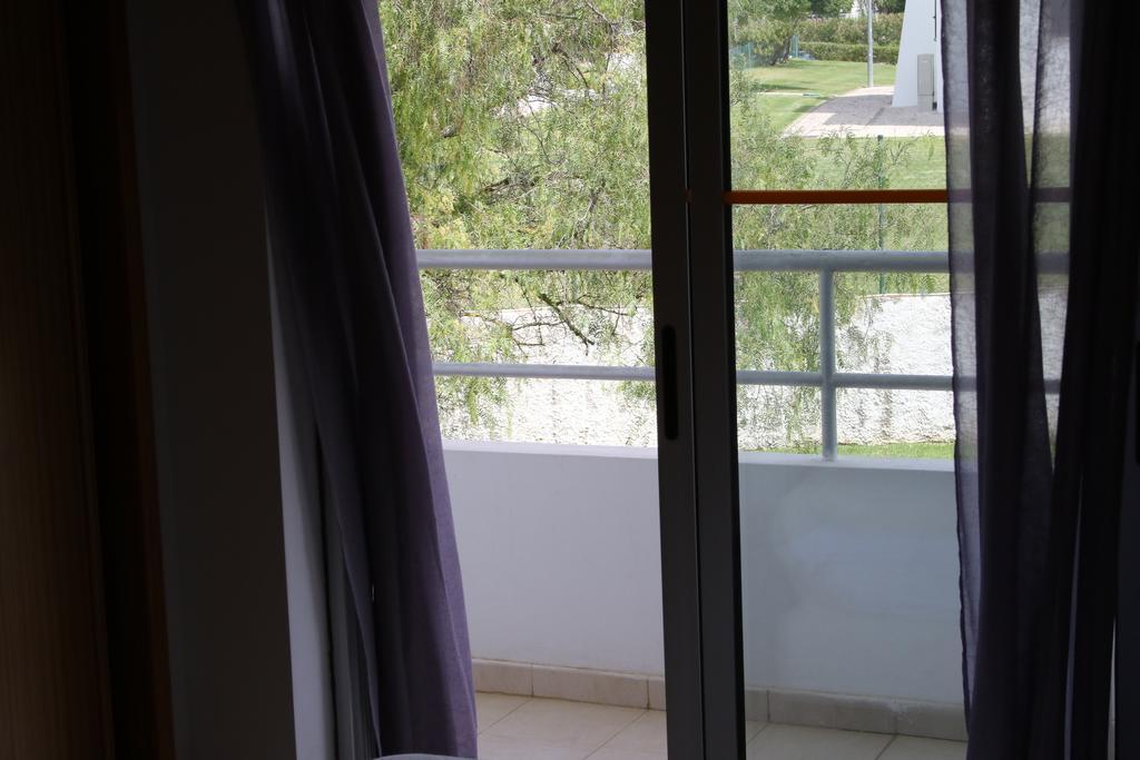 Apartamentos Santa Teresinha Алвор Екстериор снимка