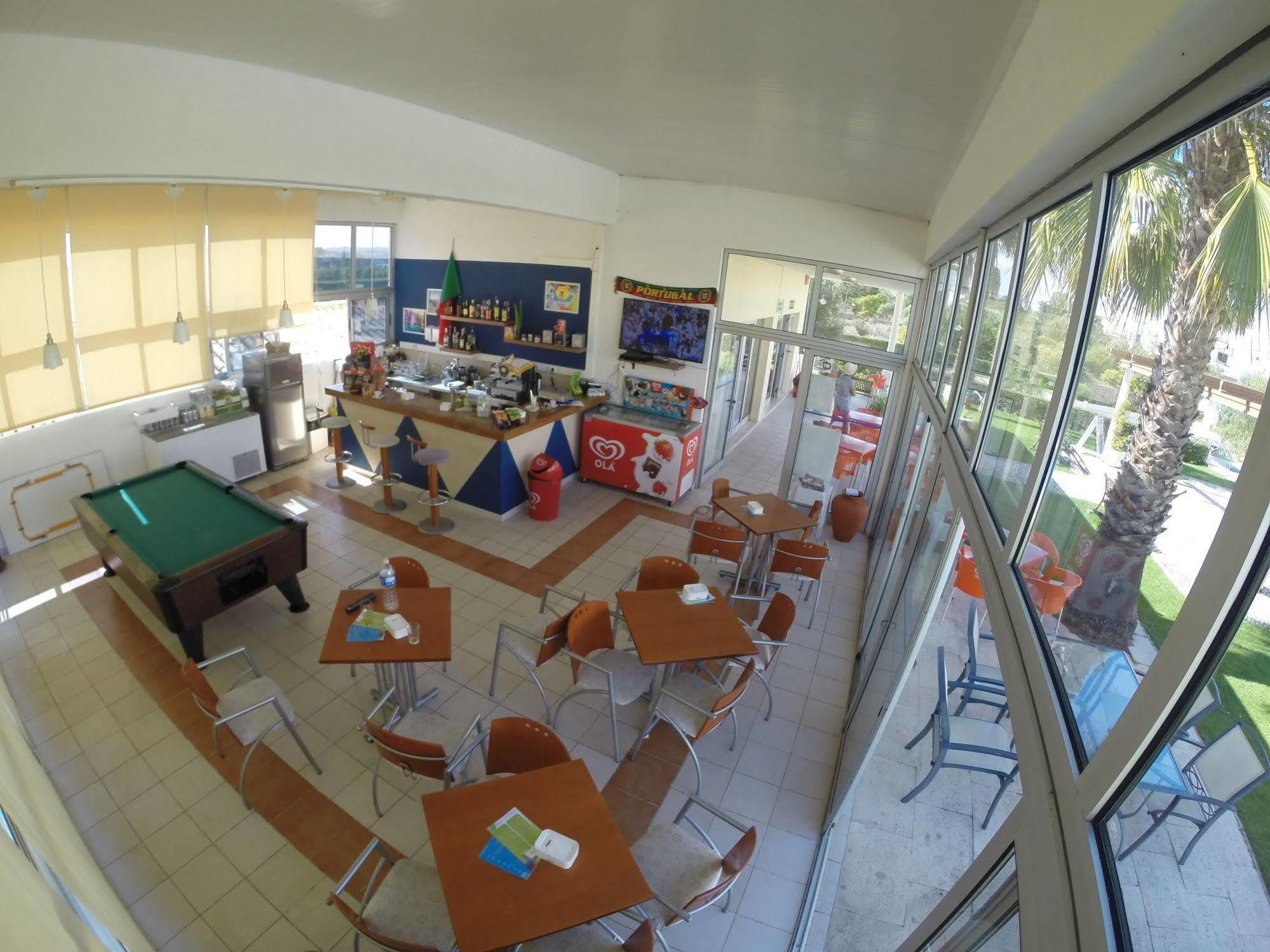Apartamentos Santa Teresinha Алвор Екстериор снимка