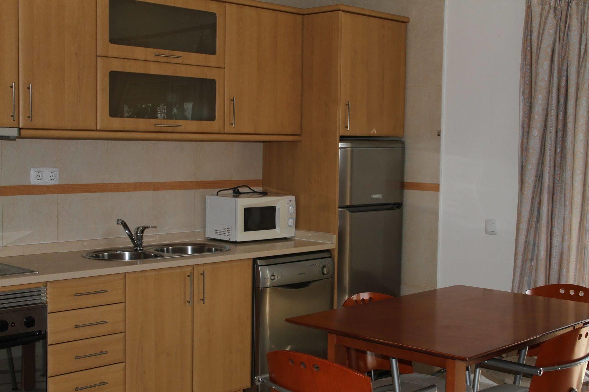 Apartamentos Santa Teresinha Алвор Екстериор снимка