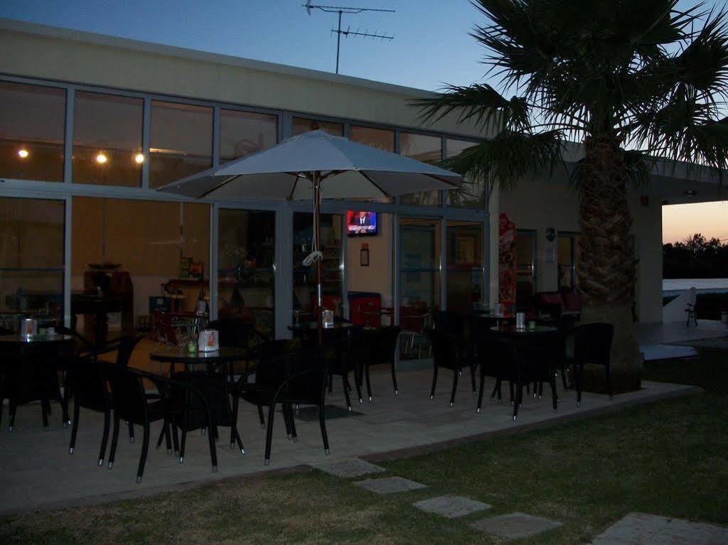 Apartamentos Santa Teresinha Алвор Екстериор снимка